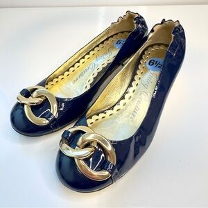 Juicy Couture smells like couture flats ballet gold hardware size 6.5